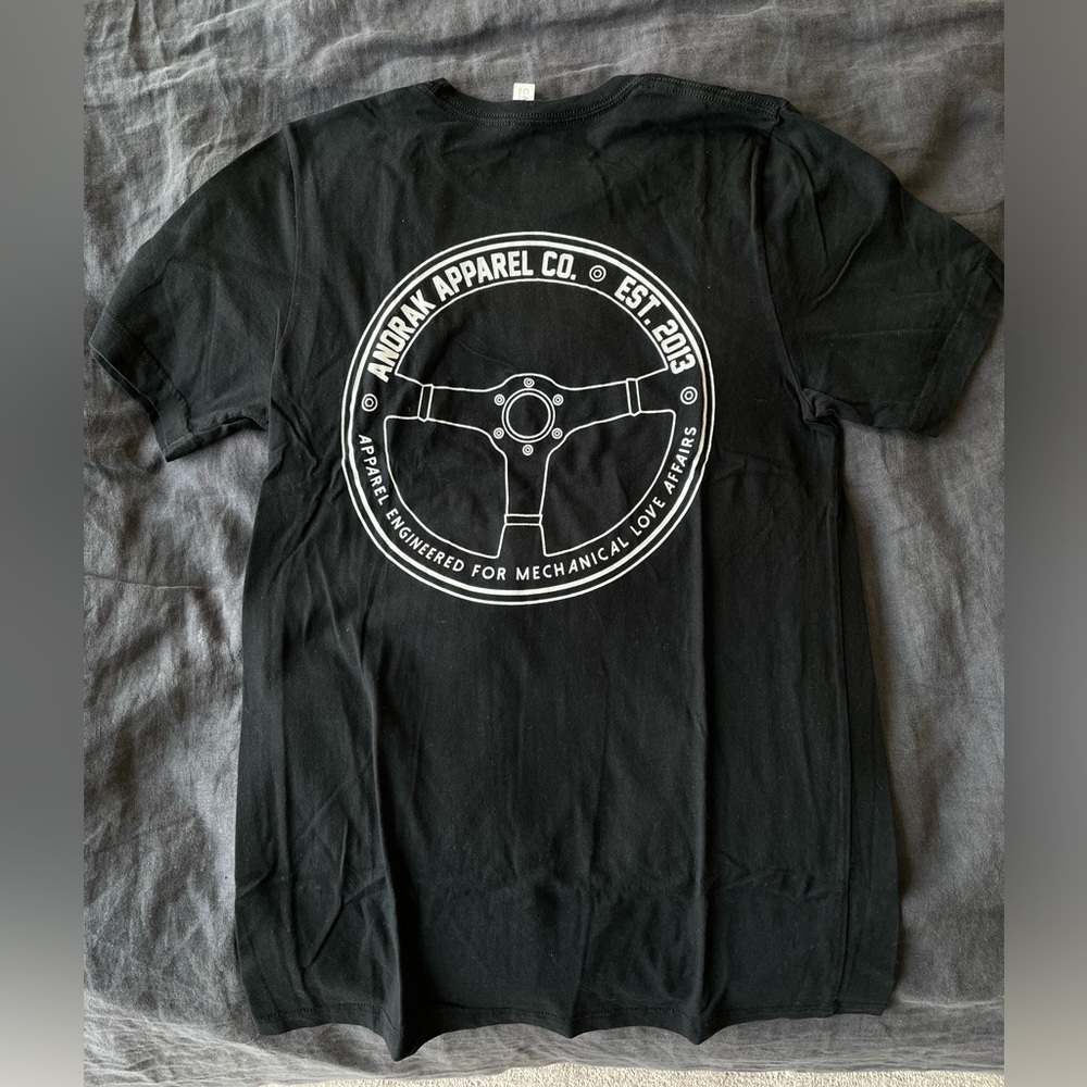 Anorak Apparel Steering Wheel Car Tee M